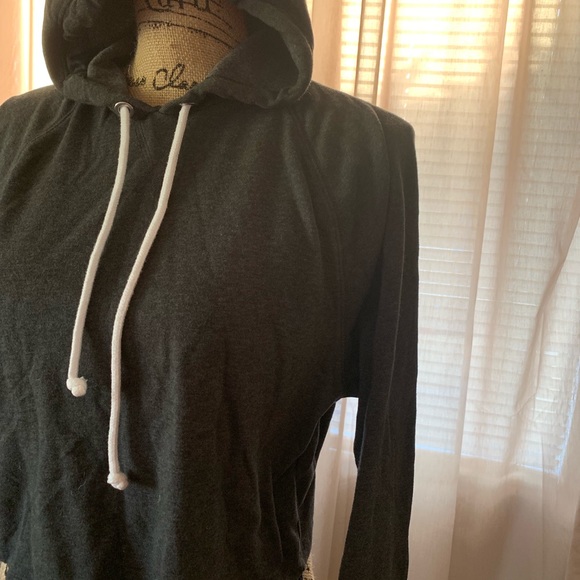 Grey Crop sweater in Size Medium - Picture 2 of 3